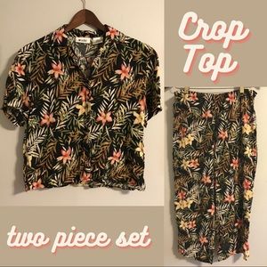 Hawaiian crop top pants set. 80s!! Sz M Petite. Two Piece set. Casual. Lounge.